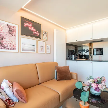Luxury Sea View In *